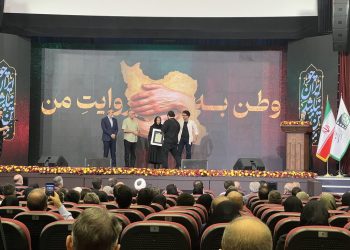 پایان یک رویداد هنری با درخواست و گلایه و چند داستان دیگر