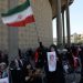 گردهمایی عزاداران در تئاترشهر/ هنرمندان با ادای احترام در تشییع رهبر شهید مشارکت دارند