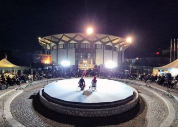 پاسداشت خالقان «آقای شهید ایران» و «پدر امت»/قزوه: شعر، پیونددهنده زبان فرهنگ عاشوراست