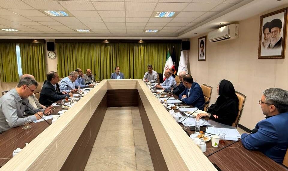 برگزاری مجمع سالیانه موسسه توسعه هنرهای تجسمی معاصر و برپایی میزگرد عکاسی