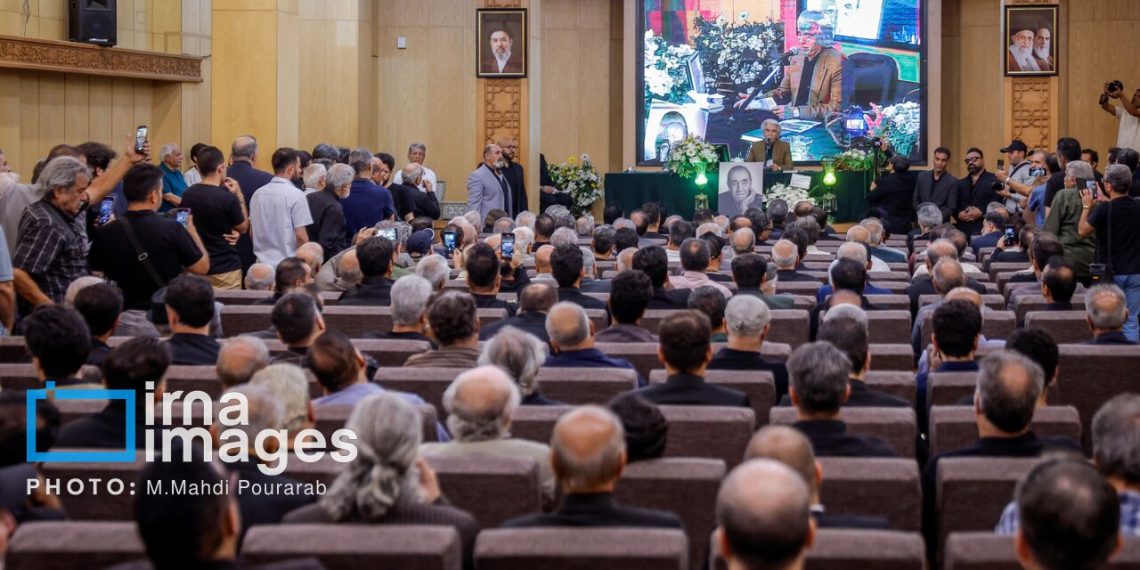 یادبود ایرج خواجه‌امیری برگزار شد/ نغمه‌خوانی در فراق «پهلوان آواز»
