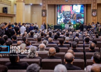 یادبود ایرج خواجه‌امیری برگزار شد/ نغمه‌خوانی در فراق «پهلوان آواز»