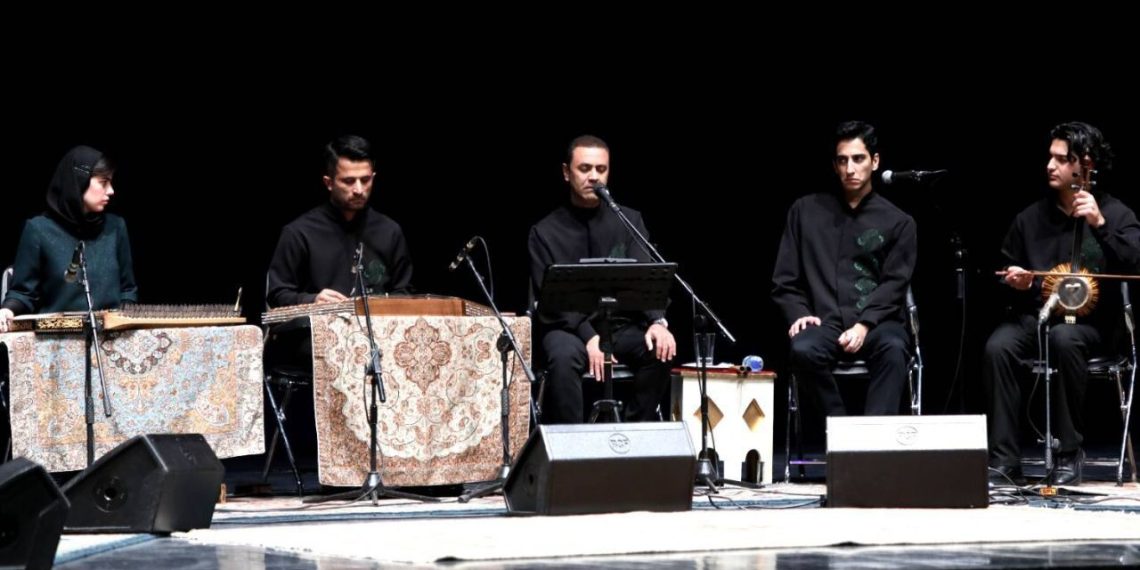 ارکستر سازهای ایرانی در آستاراخان روی صحنه می‌رود/گرامیداشت روز ملی چین در برج آزادی
